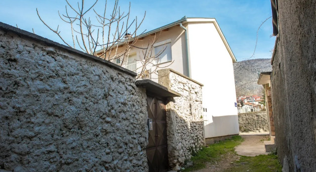 Apartment Viva Mostar, Забронировать Апартаменты/квартира Отели Мостар с парковкой, рядом с Старый мост Мостара, Парковка