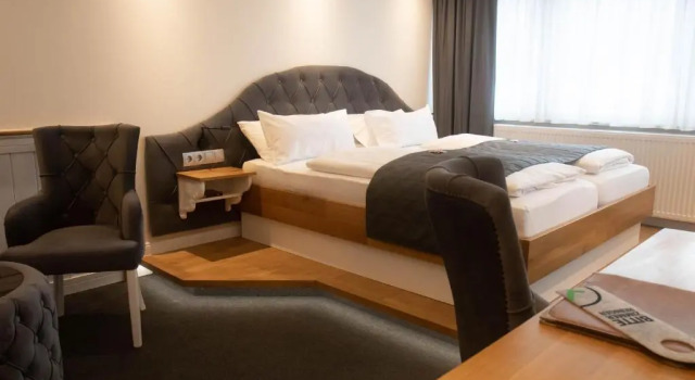 Полулюкс Hotel Stadtkrug
