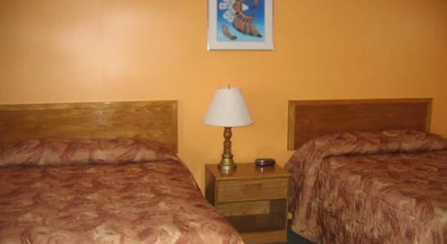 Town & Country Motel, Varaa Motelli Dryden Ontario