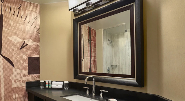 Четырёхместный номер Superior Loews Nashville Hotel at Vanderbilt Plaza
