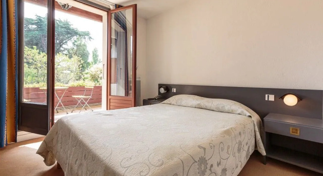 Hotel Les Grenettes, Забронировать Отель Сент-Мари-де-Ре Иль-де-Ре