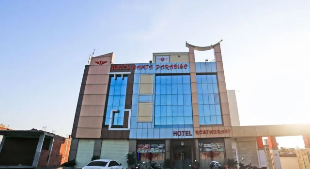 OYO 28141 Hotel Mamta Paradise, Забронировать Отель Отели штата Раджастхана с парковкой, Парковка