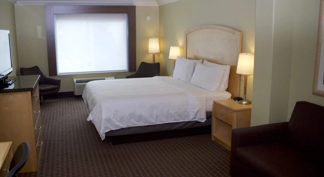 Люкс Holiday Inn Express Hotel & Suites Vacaville by IHG