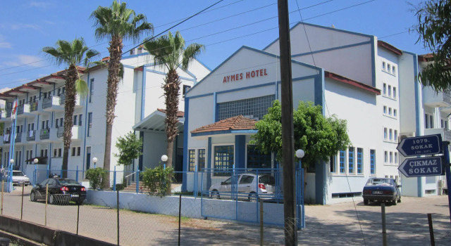 Aymes Hotel