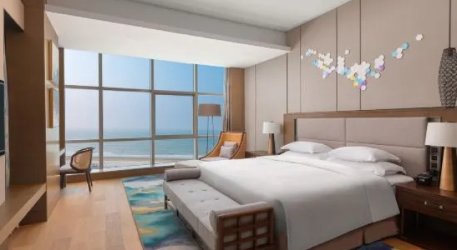 Люкс c 1 комнатой с видом на море Crowne Plaza Beihai Silver Beach by IHG