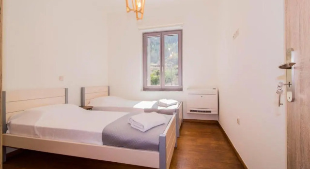 Laconian Collection Mystras Residence Upper Floor, Забронировать Дом для отпуска Коттеджи Лакония, Коттедж