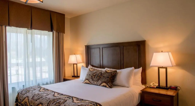 Люкс Superior Cedar Creek Lodge & Conference Center