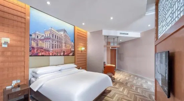 Люкс Deluxe Vienna Hotel (Chengdu Convention and Exhibition Center, Intime City)