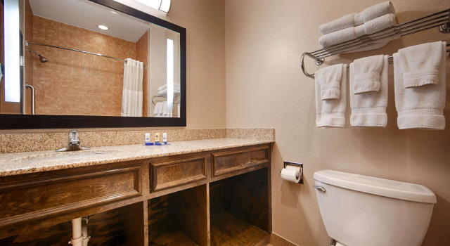 Четырёхместный номер Standard Best Western Plus Palo Alto Inn and Suites