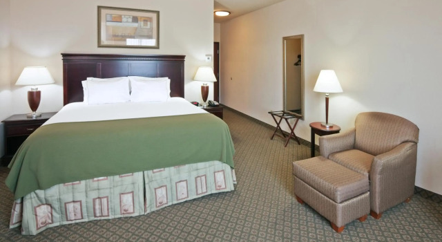 Holiday Inn Express Hotel & Suites Corsicana by IHG