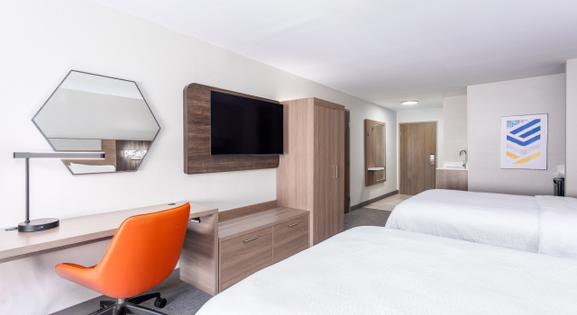 Holiday Inn Express & Suites Lancaster by IHG