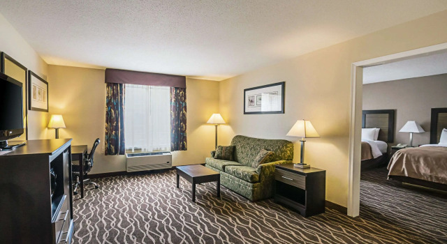 Люкс Quality Inn & Suites Frostburg-Cumberland