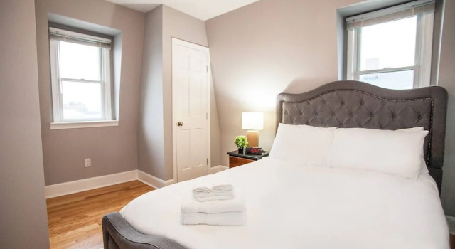 Central Boston 5 Bed 2 Bath North End-sleeps 10
