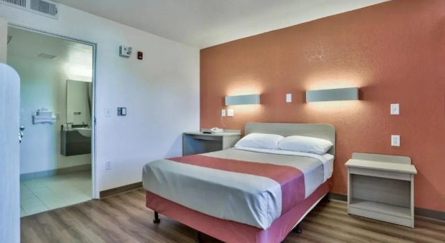 Двухместный номер Deluxe Motel 6-Flagstaff, AZ - Butler