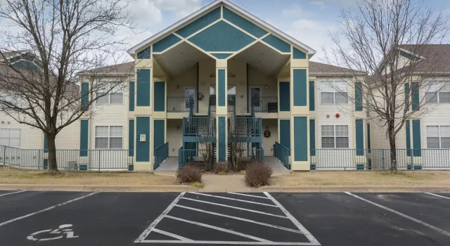 Country Getaway Condo, Забронировать Отель Отели Table Rock Lake с парковкой, Парковка