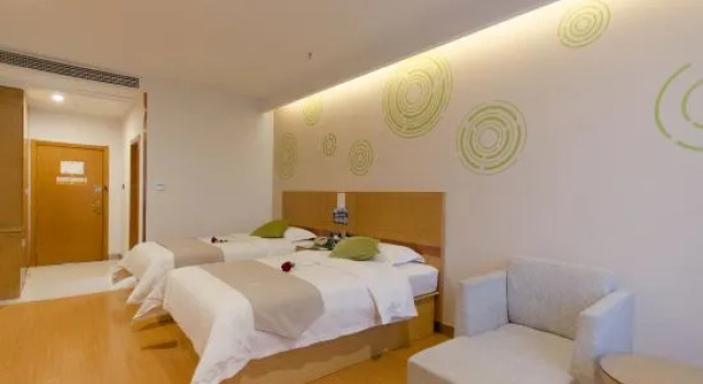 Номер Business GreenTree Inn Huanggang Qichun Ouyada Plaza Selected Hotel