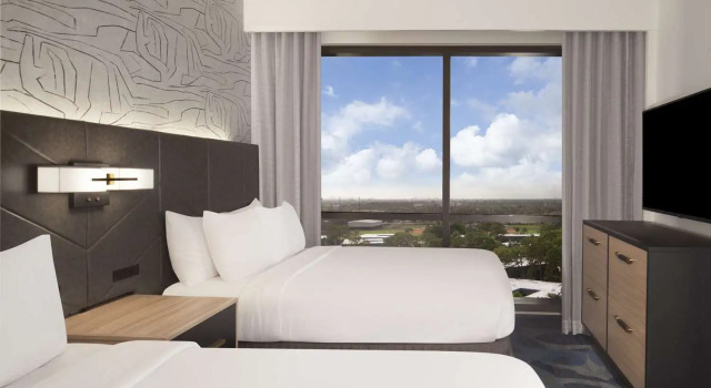 Люкс с двумя ванными с 2 комнатами Embassy Suites by Hilton Palm Beach Gardens PGA Boulevard