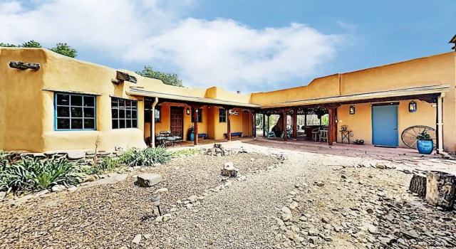 Alfreds Hacienda & Casita W/ Hot Tub & Fireplaces 4 Bedroom Home, Varaa Lomakoti Taos 