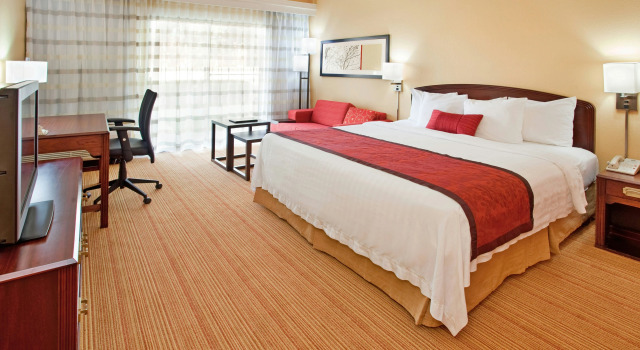 Courtyard Houston Sugar Land/Stafford, Забронировать Отель Шугар-Ленд Texas Gulf Coast