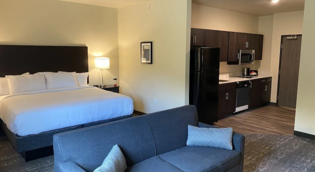 Люкс Cobblestone Inn & Suites - Forest City