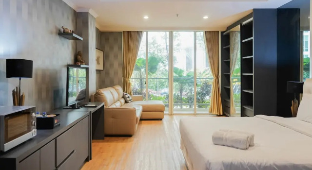 Номер Standard Spacious Studio with Sofa Bed @ Ancol Mansion Apartment