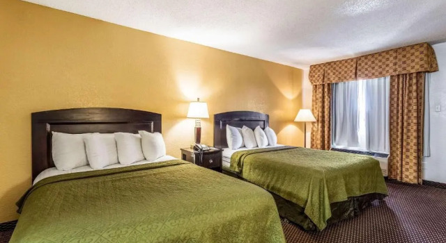 Четырёхместный люкс Days Inn And Suites Mesilla Valley Conference Center