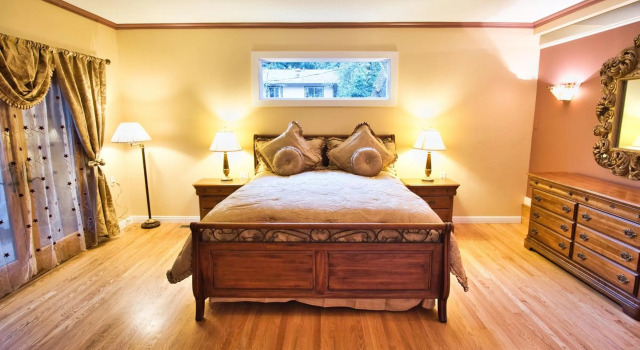 Regal Victorian Home in Downtown Calistoga