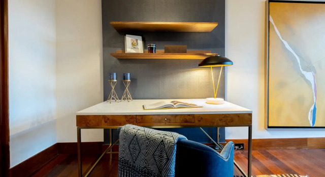 E10-1 Designer East Village Townhouse 1BR, Забронировать Отель Отели Нью-Йорка с парковкой, рядом с Fillmore East, Парковка