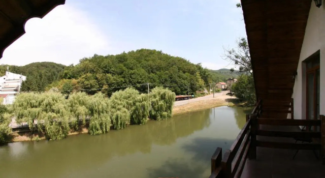 Трёхместный номер Standard с видом на озеро Guest house Lacul Linistit