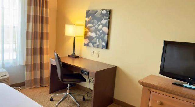 Четырёхместный номер Standard Country Inn & Suites Rochester South