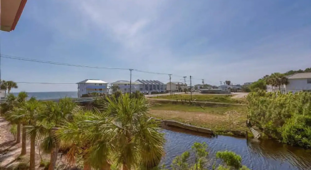 Paradise Shores 103