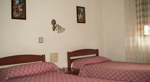 Hostal Cuzco Salamanca, Забронировать Отель Недорогие отели Саламанки, рядом с Cueva de Salamanca, недорого