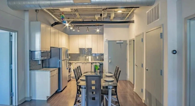 Апартаменты Midtown 1br Fully Furnished Apartment - Great Location! 1 Bedroom Apts by RedAwning