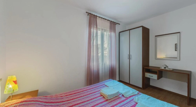 Stunning Home in Pula With Wifi and 5 Bedrooms, Rezervovat Hotel Hotely v Veli Vrh s parkováním, Parkování