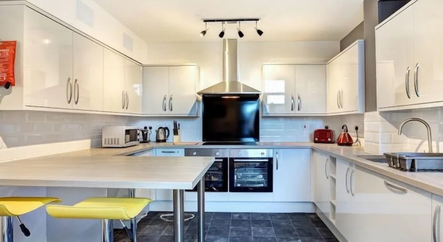 Townhouse Plus @ 166 Edleston Road Crewe