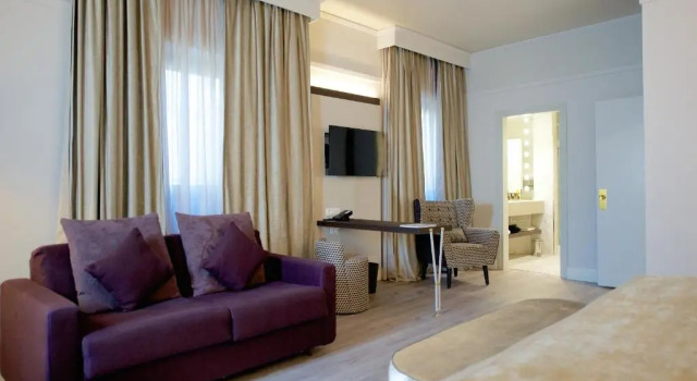 Двухместный полулюкс с диваном MGallery Cerretani Hotel Florence