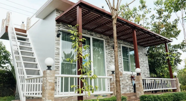 Бунгало c 1 комнатой с балконом Rai Fahpratan Home and Garden