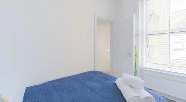 Семейные апартаменты с 2 комнатами Bright two Bedroom Flat in Fashionable Fulham by Underthedoormat
