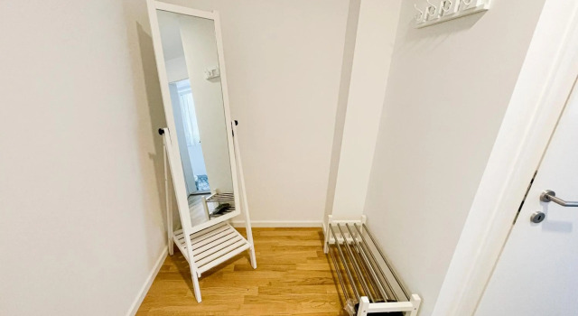 Sonnige Mansarde mit Klimaanlage und Netflix - oidahome, Varaa Hotelli Wien Itävalta