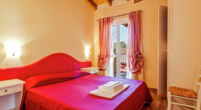 Cozy Holiday Home in Manerba Del Garda with Swimming Pool
