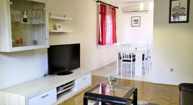 Apartment Holek, Varaa Huoneisto Hotellit Kvarner Islands uima-altaalla, Uima-allas