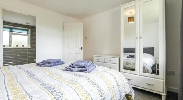 Little Hill - 3 Bed - Wisemans Bridge, Book Hotel Wiseman's Bridge Glamorgan