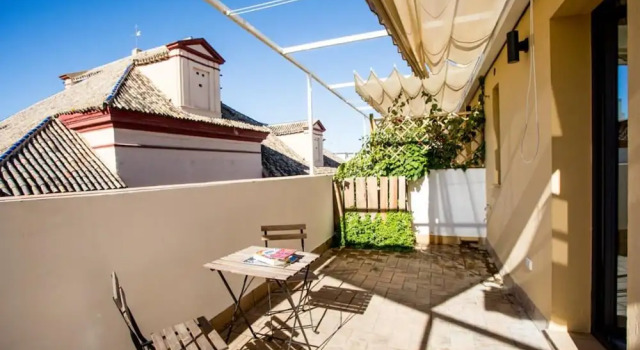 Двухместный номер Standard с балконом Black Swan Hostel Sevilla
