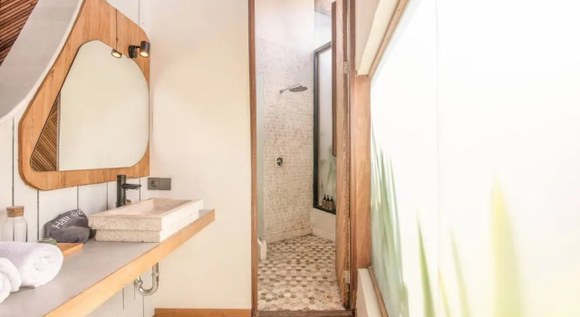 Апартаменты BAZ Villa 14 Studio 4 L 1BR Loft Art Deco Shared Pool 700m to Echo Beach