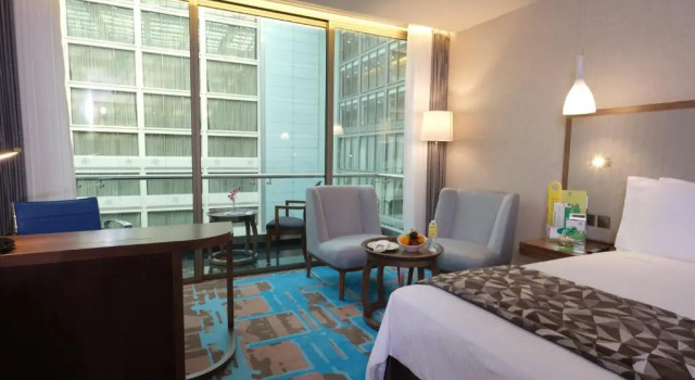 Номер Standard с видом на бассейн Holiday Inn Kuwait Al Thuraya City by IHG