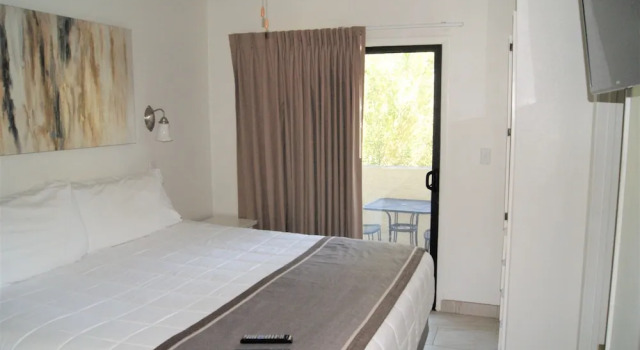 125 Fully Furnished 1BR Suite-Prime Location! by RedAwning, Забронировать Апартаменты/квартира Апартаменты Пруда в Темпе, рядом с Vista Del Camino Park, Апартаменты/квартира