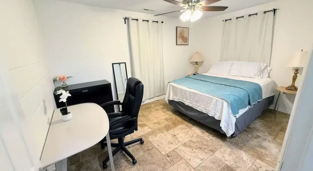Renovated 2 Bedroom in Durham Superhost, Забронировать Отель Дарем Raleigh-Durham Metropolitan Area, рядом с North Carolina Mutual Life Insurance