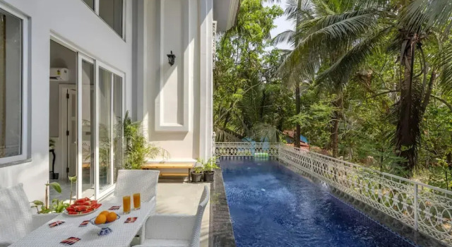 HIREAVILLA The Hornbill Villa - 3BHK with Private Pool in Saligao, Book Villa Hotels in Goa with a Pool, Swimming Pool