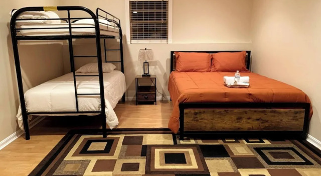 Room in House - The Modern Gem Furnished Bedroom, Buchen Sie Ferienhaus Hybla Valley USA