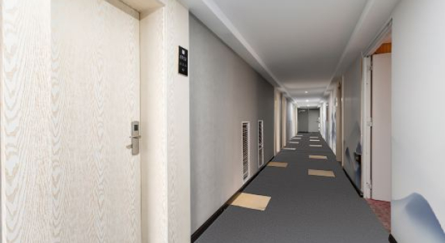 Junyi chain hotel, Rezerwuj Hotel Hotele w Jingmen z parkingiem, Parking